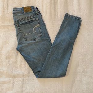 Light wash stretchy jeans